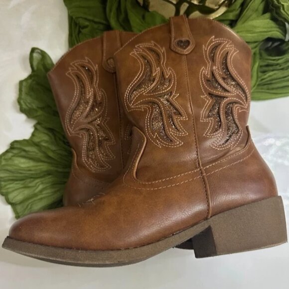 Brown Kids Cowboy Boots With Glitter Stitching Size 4 - Picture 7 of 13